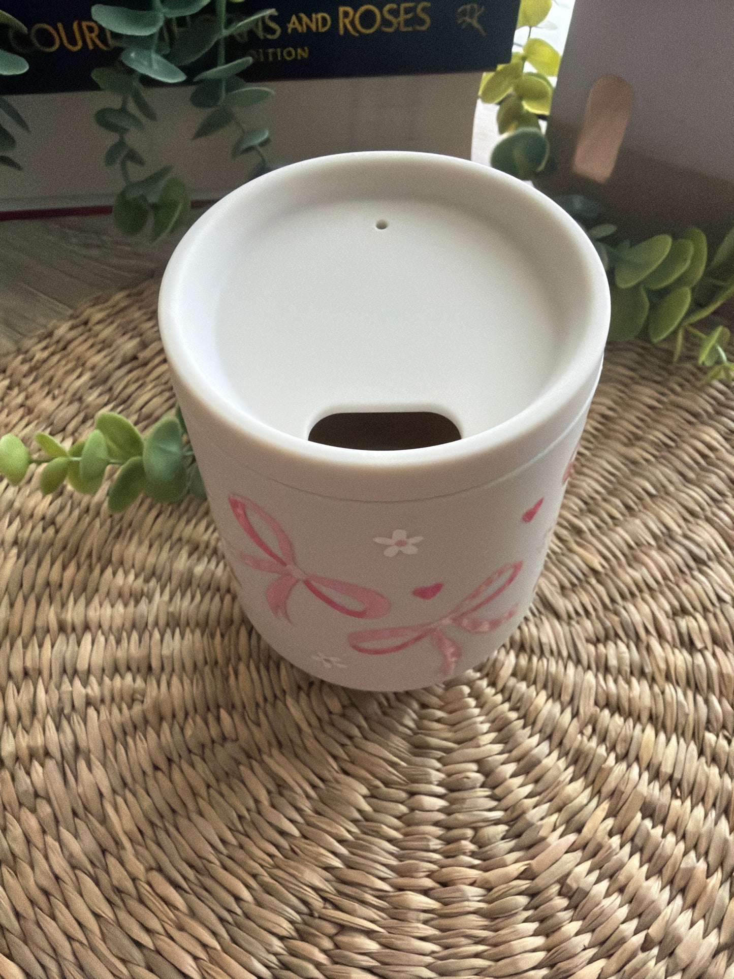 Cream Bows and Daisies Tumbler