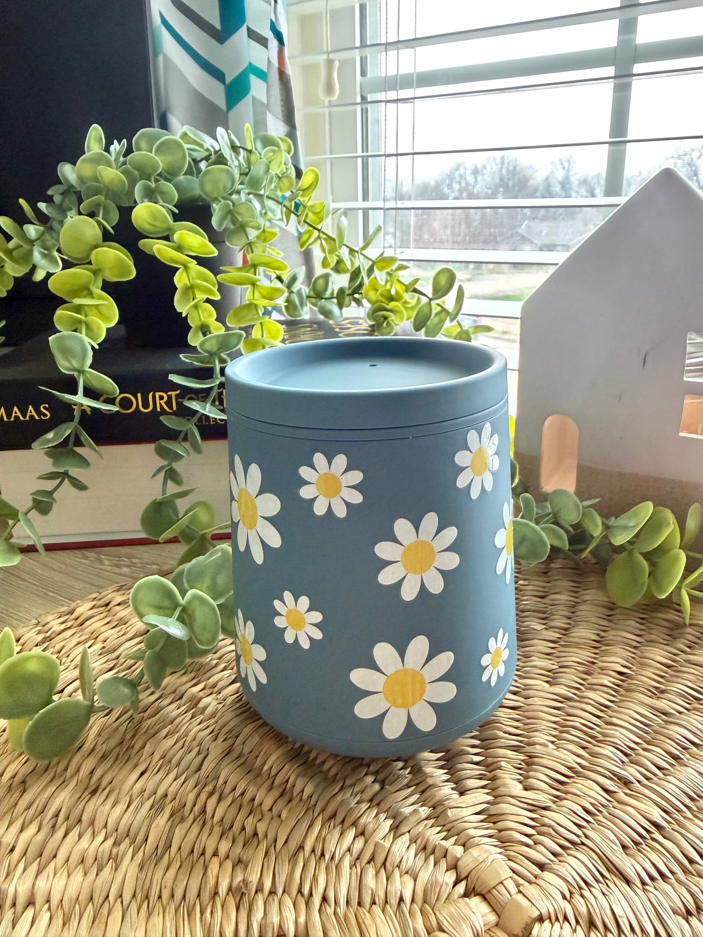 Dark Blue Daisies Tumbler